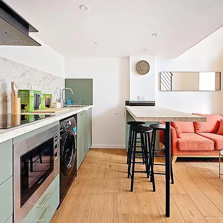 Duplex Renovated In 2026 With 2 Single Beds Apartman