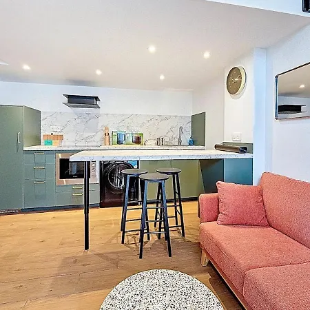 Duplex Renovated In 2026 With 2 Single Beds Apartment