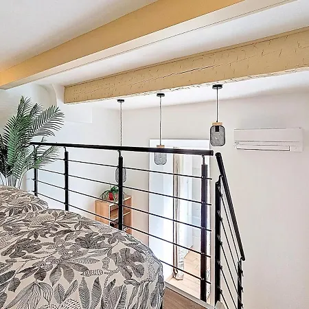 Duplex Renovated In 2026 With 2 Single Beds